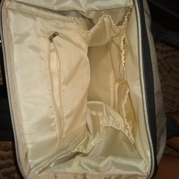 Diaper bag - Picture 2 of 3